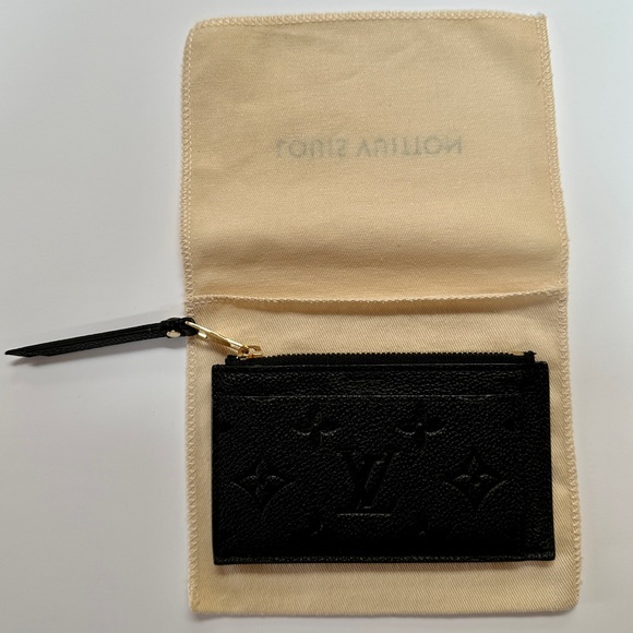 Louis Vuitton Card Holder with zipper 2021 - Picture 4 of 8